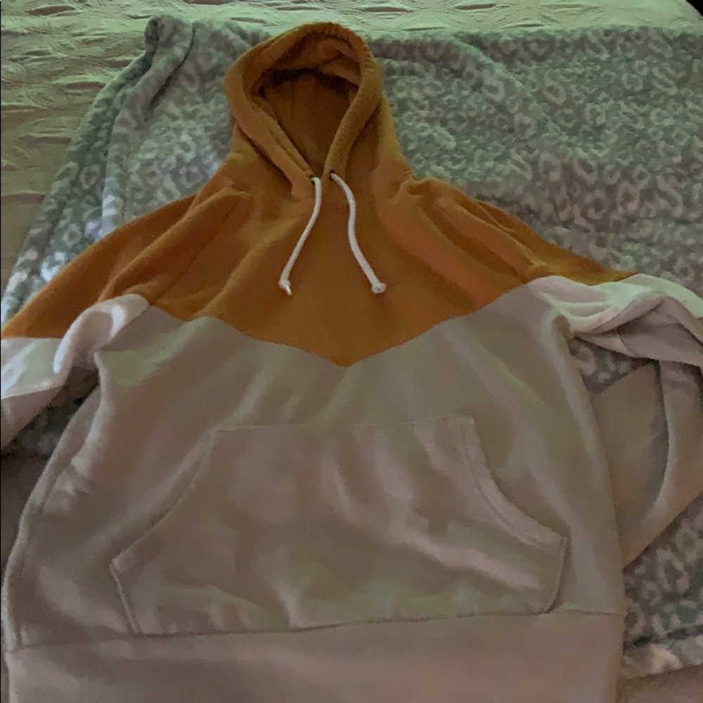 Old navy men’s sweatshirt